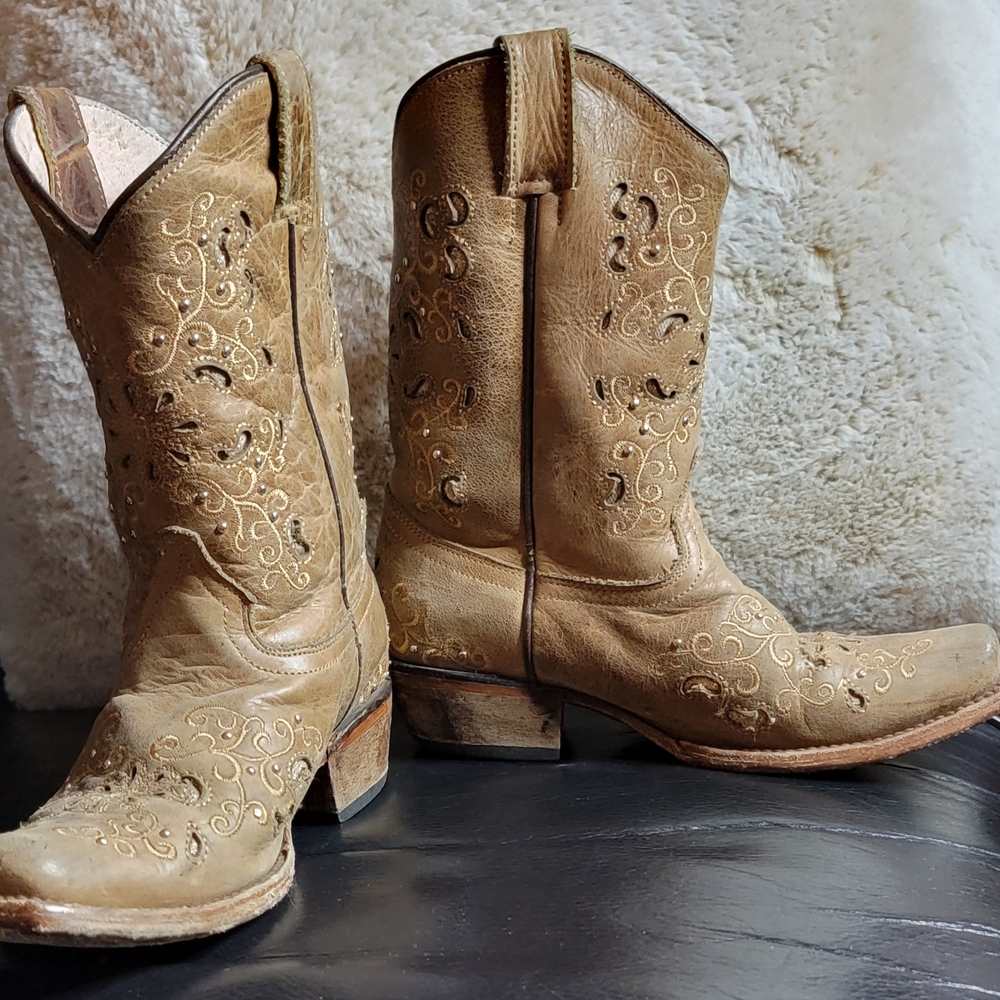 Embroidered Tan Western Boots